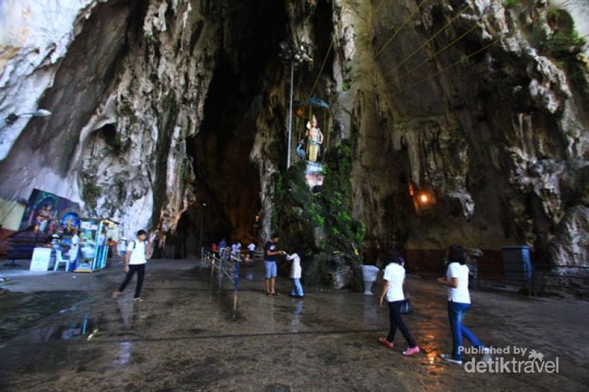 Mengintip Batu Caves, Tempat Ibadah Umat Hindu di Malaysia