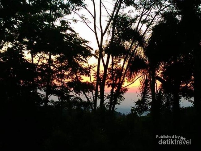 Mengintip Indahnya Pegunungan dari Penginapan di Pasuruan