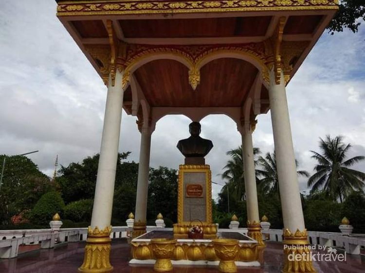 Mengintip Monumen Mantan Presiden Laos di Luang Prabang