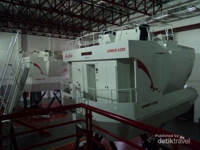 Mengintip Pramugari AirAsia Dandan Sampai Evakuasi