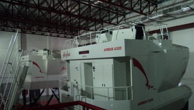 Mengintip Pramugari AirAsia Dandan Sampai Evakuasi