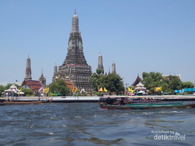 Menikmati Bangkok dari Sungai Chao Phraya