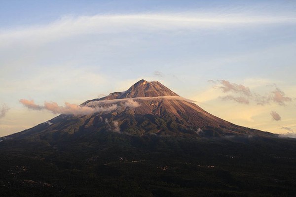Menikmati Gagahnya Gunung Merapi dari Ketep Pass