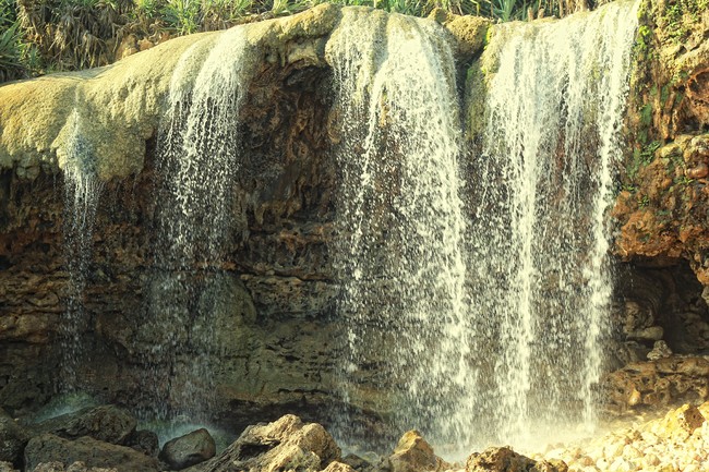 Menikmati Kesegaran Air Terjun dan Pantai Jogan, Yogyakarta