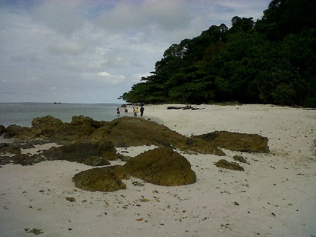 Menikmati Kesyahduan Alam Pulau Berhala