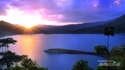 Menikmati Senja dari Sunset Point di Kota Tulungagung