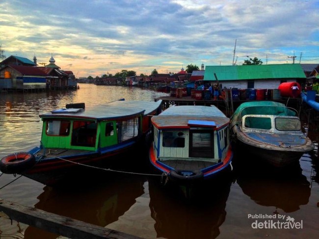 Menikmati Senja di Sungai Kuin, Banjarmasin