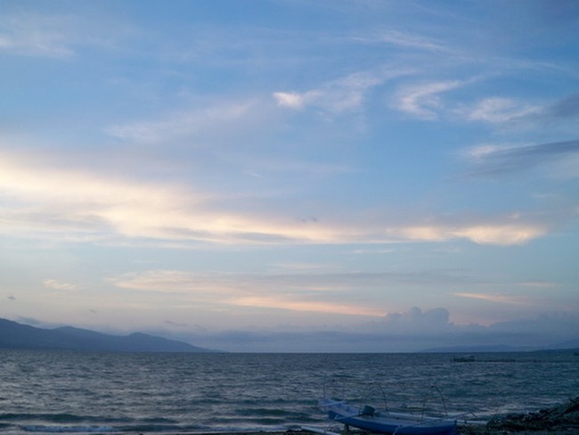Menikmati Sore di Pantai Talise, Palu