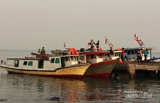 Menikmati Suasana Pagi di Pelabuhan Canti, Lampung