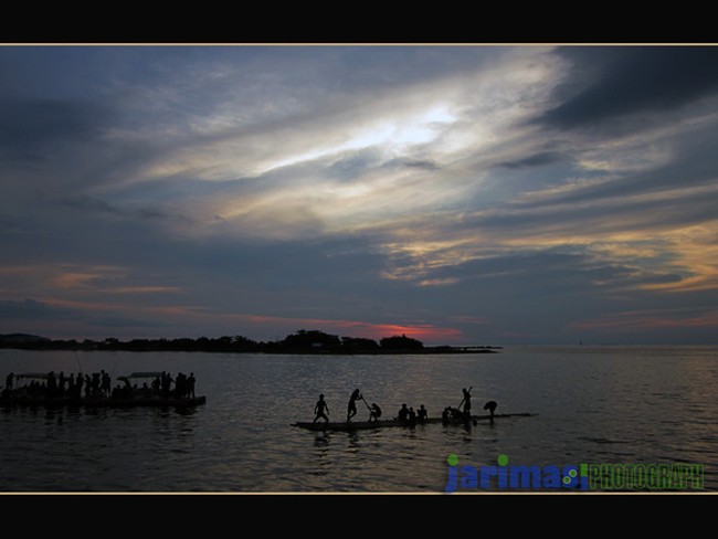 Menikmati Sunset di Pantai Losari