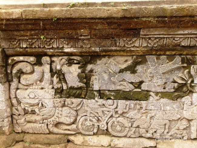 Menilik Relief yang Indah di Pura Dalem Segara Madhu