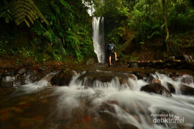 Menjelajahi Jejak Lahar Tangkuban Parahu di Sungai Cimuja, Subang