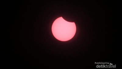 Menyaksikan Fase Gerhana Matahari Total dari Ternate