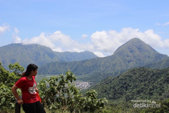 Menyentuh Atap Nusa Tenggara Barat