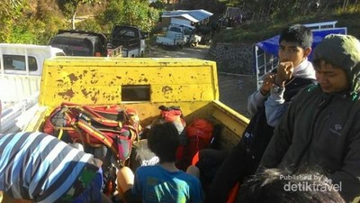 Menyentuh Lautan Awan di Puncak Cikuray, Garut