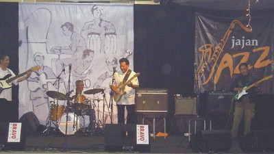 Merangkai Perjalanan Tanjung Lesung dan Jajan Jazz