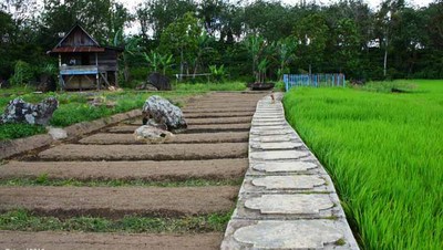 Merasakan Jaman Batu di Tegur Wangi Lama