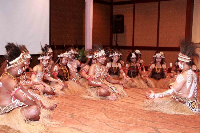 Merdunya Lantunan Lagu dan Doa dari Iyakoko Patea