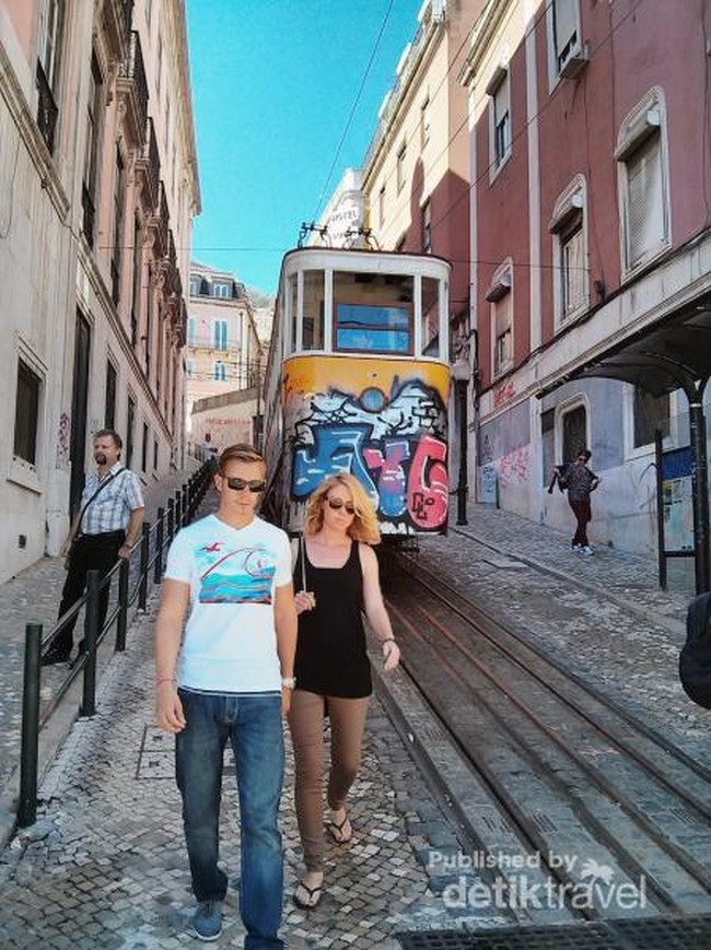 Meriahnya Geliat Lisbon di Pagi Hari