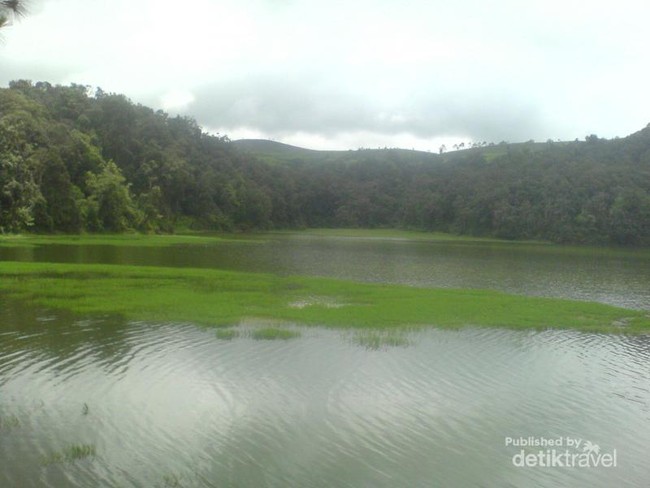 Mitos Awet Percintaan di Danau Situ Patenggang