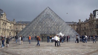 Monalisa dan Jejak Da Vinci Code di Museum Louvre