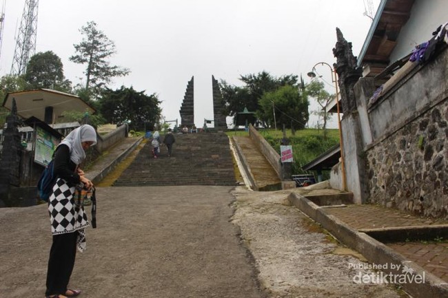 Mudik ke Solo, Nikmati Keindahan Candi Cetho