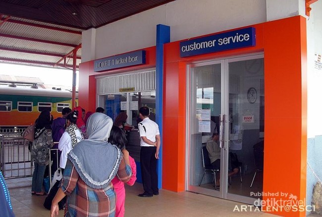 Naik Kereta Api di Ranah Minang, Memang Beda