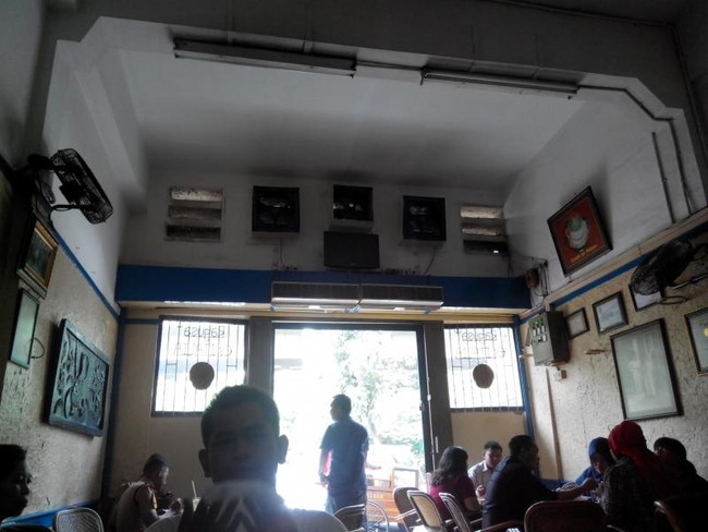 Nostalgia Rasa di Es Krim Ragusa Jakarta