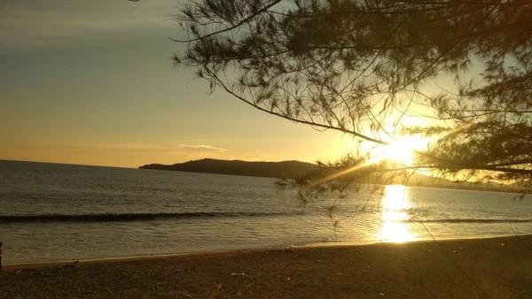 Onde Mande! Indahnya Sunset di Kawasan Pantai Mandeh Sumbar