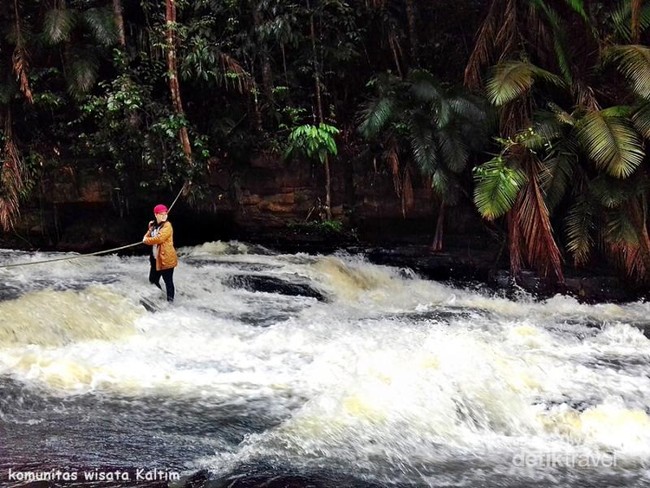 Pacu Adrenalin di Air Terjun Bertingkat Kandua Raya