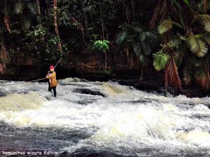 Pacu Adrenalin di Air Terjun Bertingkat Kandua Raya