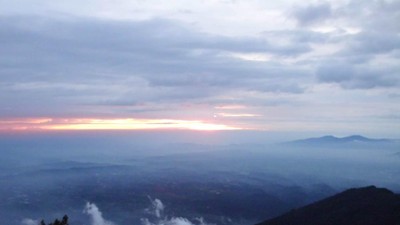Pahit Manis Perjalanan Menuju Gede Pangrango