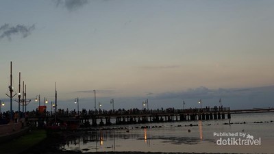 Pantai Ancol Saat Senja