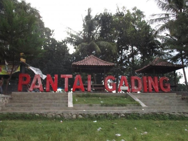 Pantai Anti Mainstream yang Belum Kamu Tahu di Lombok