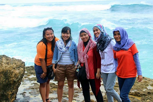 Pantai Banyu Tibo, yang Unik dan Eksotis dari Pacitan
