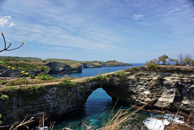 Pantai Cantik di Bali Itu Bernama Broken Beach