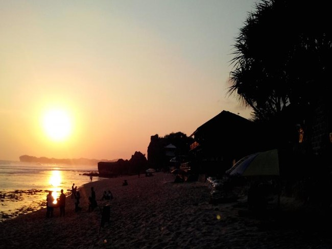 Pantai Indrayanti di Gunungkidul, Punya Sunset Seindah Ini
