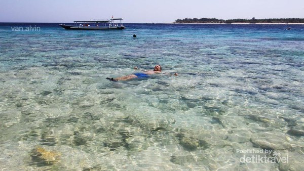 Pantai Ini Nggak Kalah Sama Maldives
