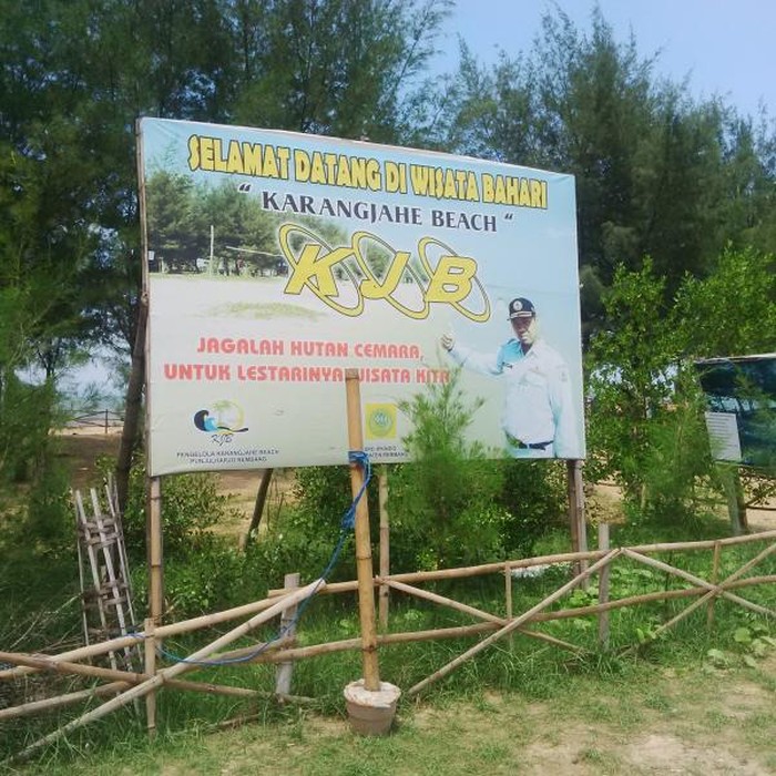 Pantai Karang Jahe, Wisata Bahari Andalan dari Rembang