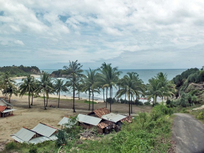 Pantai Klayar, Tanah Lot Ala Pulau Jawa