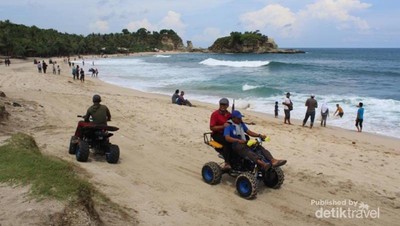 Pantai Klayar yang Indah & Menantang
