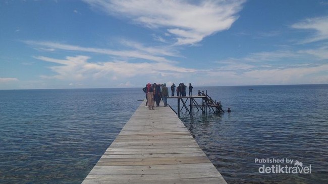 Pantai Kucing, Primadona Wisata di Teluk Tomini