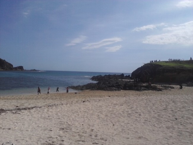 Pantai Kuta dan Pantai Tanjung Aan, Ikon Lombok yang Eksotis
