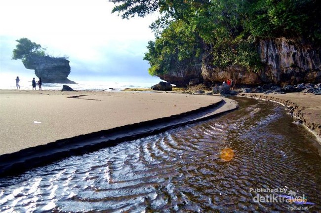 Pantai Madasari, Satu Lagi yang Indah di Pangandaran
