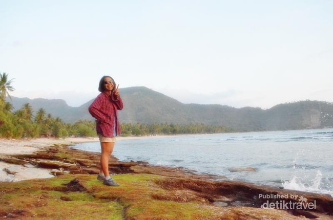 Pantai Nipah, Spot Keren untuk Melihat Sunset di Lombok