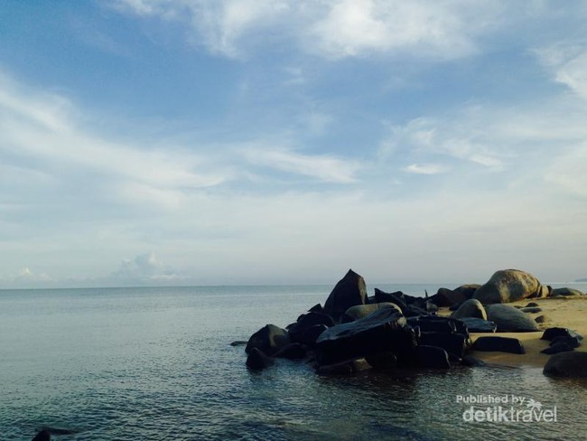 Pantai Pasir Panjang, Si Cantik dari Singkawang