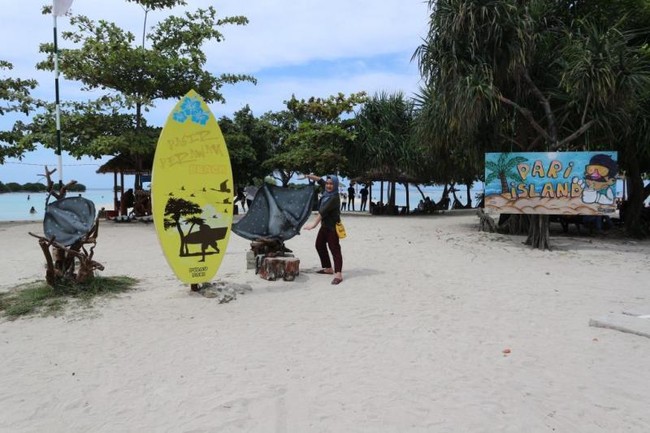 Pantai Pasir Perawan di Pulau Pari