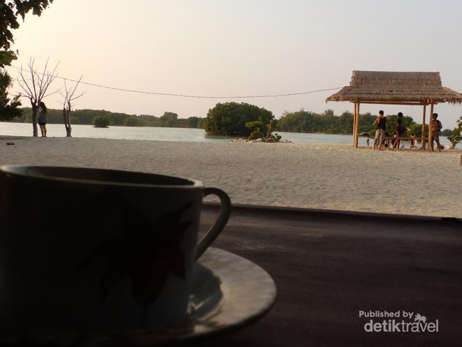 Pantai Pasir Perawan Terindah di Utara Jakarta