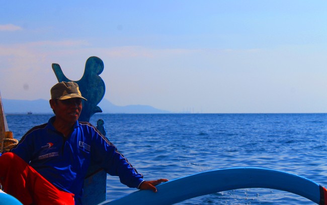 Pantai Pasir Putih Punya Senja yang Menakjubkan