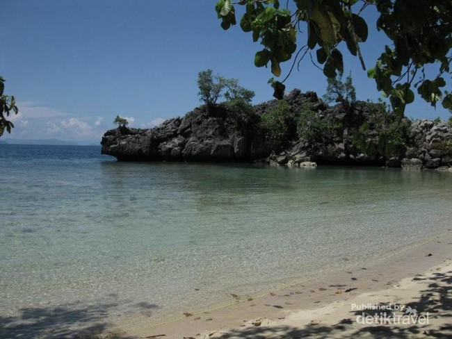 Pantai Taipa, yang Cantik dari Sulawesi Tenggara